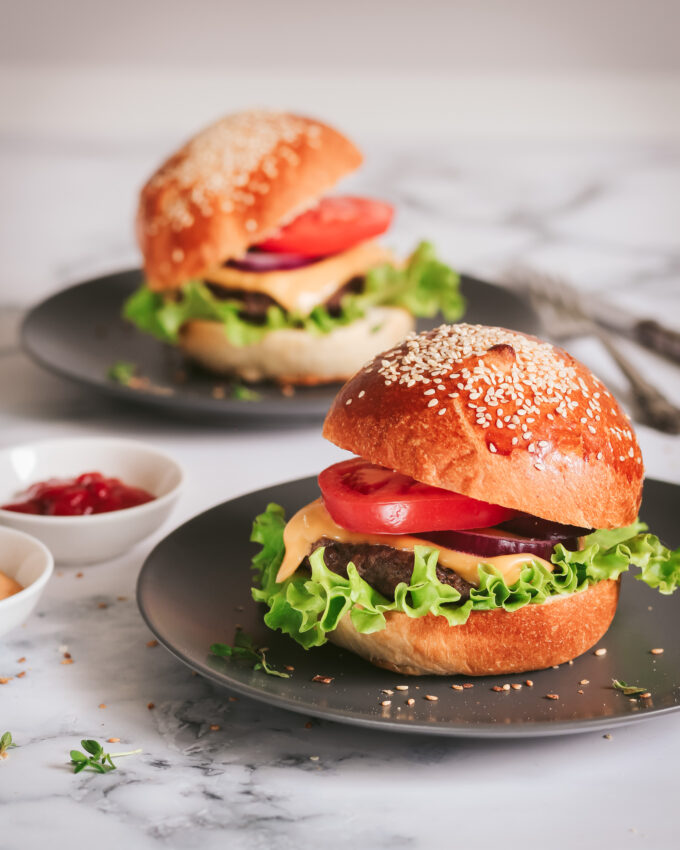 Biržų duona „Brioche“ bandelės mėsainiams su sezamo sėklomis